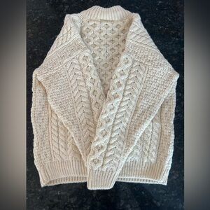 NWOT Carraig Donn Kids Merlino Wool Irish Knit sweater. Made in Ireland. Size L